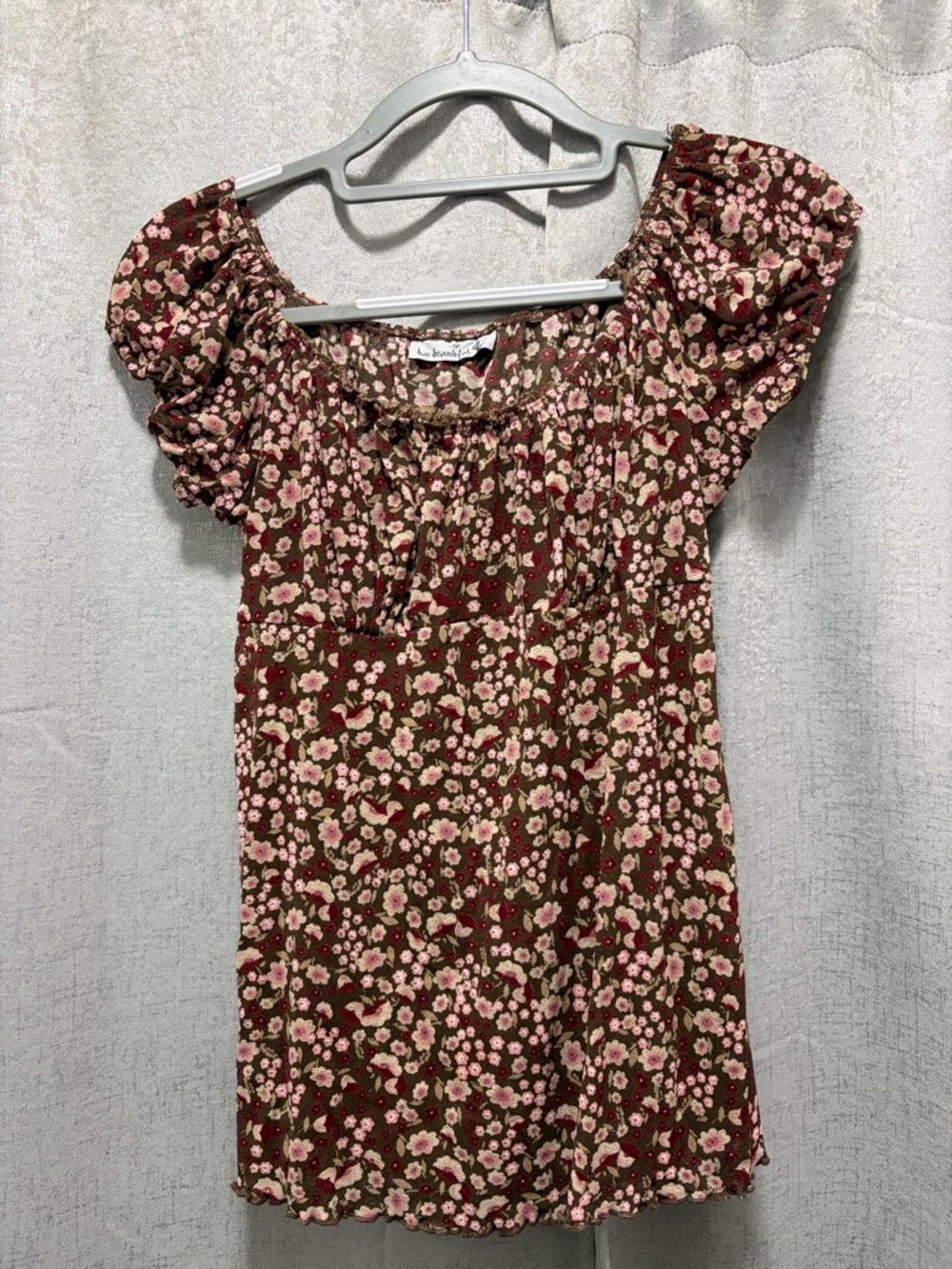Y2K two beautiful Floral Smocked Short-Sleeve Top - Brown/Pink small